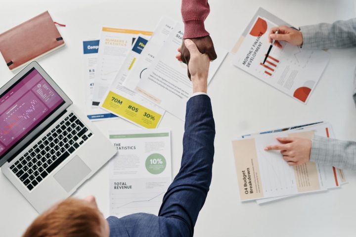 Démission pour reconversion : garder vos droits en suivant la