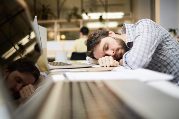 Créatine après une nuit courte : que vaut l&rsquo;étude pour un salarié ?
